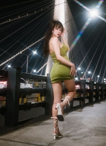 歼灭天际线免费观看_十万网红美女美酱